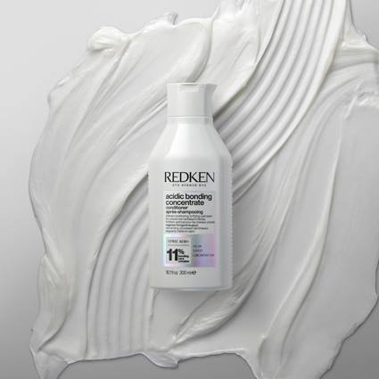 Redken Acidic Bonding Concentrate Conditioner Texture Flatlay