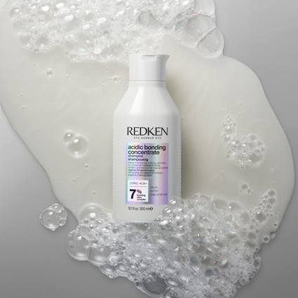 Redken Acidic Bonding Concentrate Shampoo Texture Flatlay